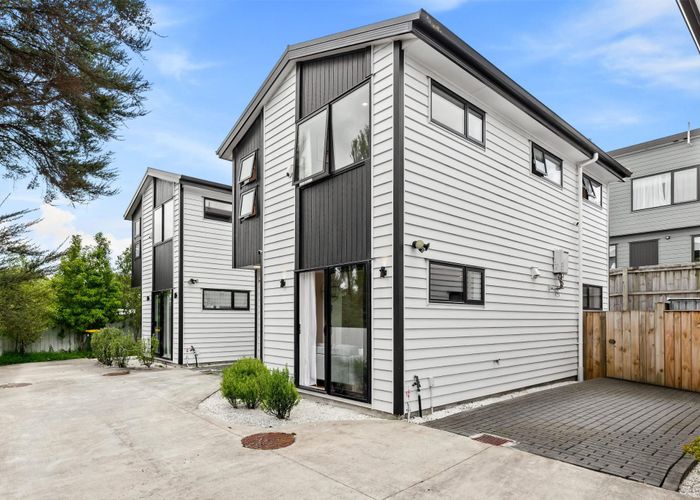  at 59d Redwood Drive, Massey, Waitakere City, Auckland