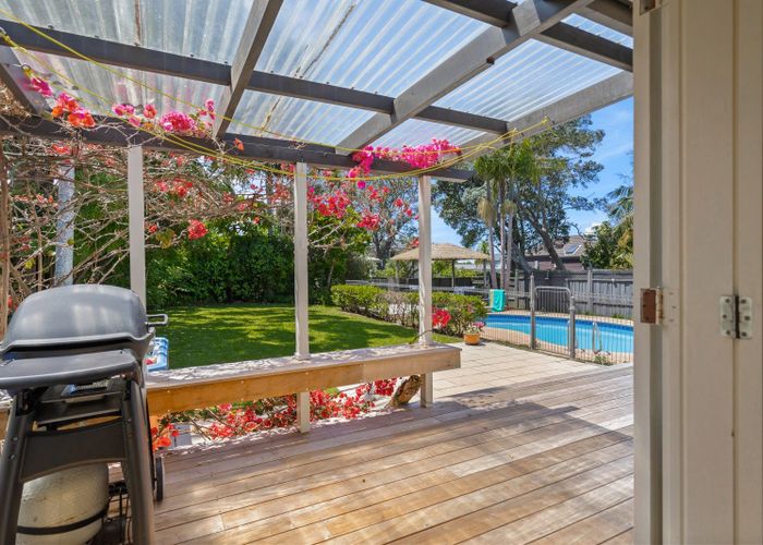  at 34 Norwood Road, Bayswater, Auckland