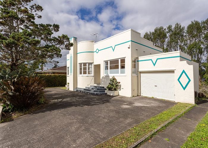  at 1060 Great North Road, Point Chevalier, Auckland