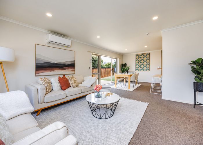  at 98 Riverton Drive, Randwick Park, Auckland