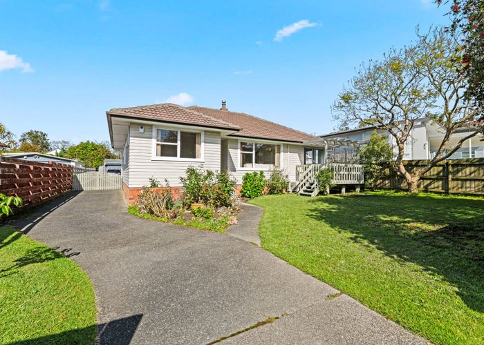  at 12 Compton Street, Hillcrest, Auckland