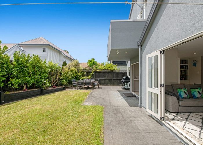  at 2/37 Nile Road, Milford, Auckland