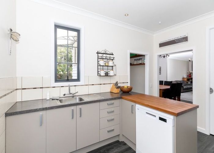  at 5 Casey Avenue, Fairfield, Hamilton