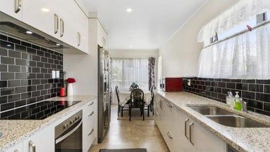  at 49 Ashgrove Road, Mangere, Auckland