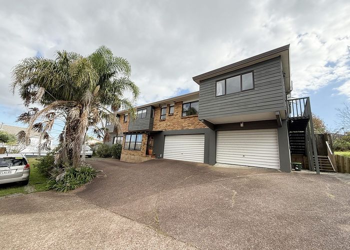  at 9 Cambric Place, Botany Downs, Manukau City, Auckland