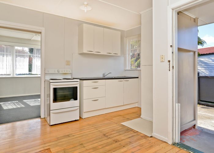  at 283 Dey Street, Hamilton East, Hamilton
