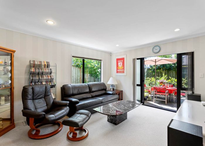  at 9 Lilybank Crescent, East Tamaki, Manukau City, Auckland