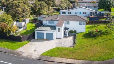  at 2 Stallard Place, Glen Eden, Auckland