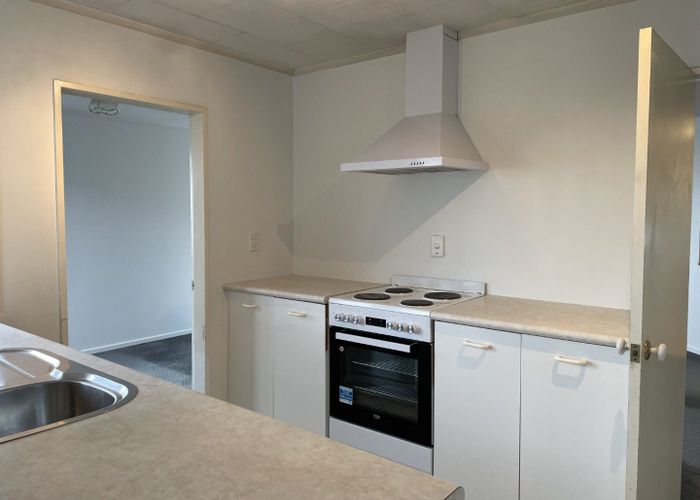  at 6 Maraval Crescent, Grenada Village, Wellington, Wellington