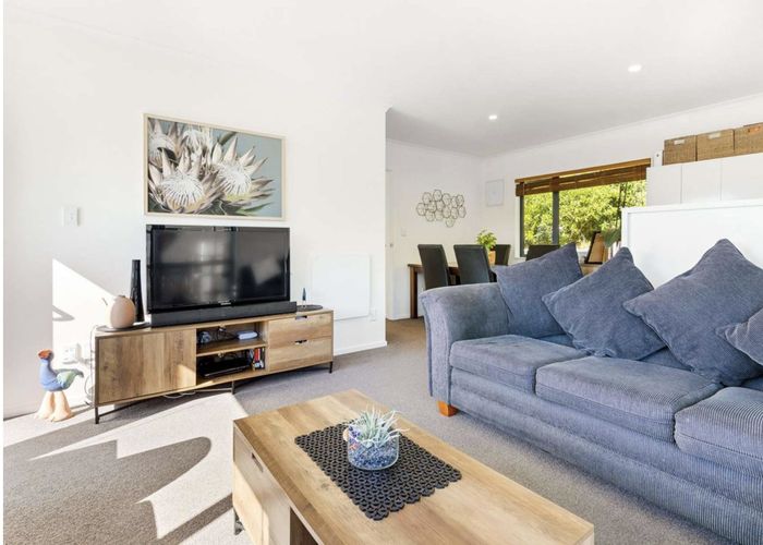  at 5A Kemp Road, Massey, Waitakere City, Auckland