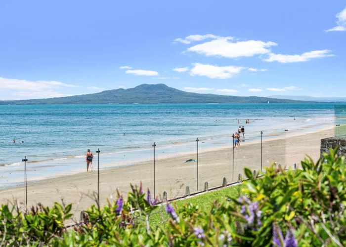  at 14 The Esplanade, Campbells Bay, North Shore City, Auckland