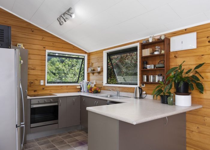  at 4 Koutunui Road, Athenree, Waihi Beach