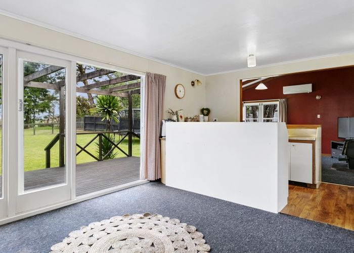  at 979 River Road, Broadlands