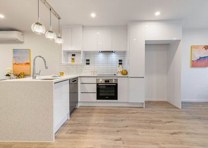  at 4/12 William Street, Mangere East, Auckland