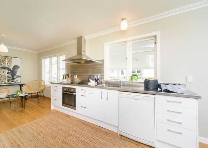  at 16 Newcastle Street, Hokowhitu, Palmerston North