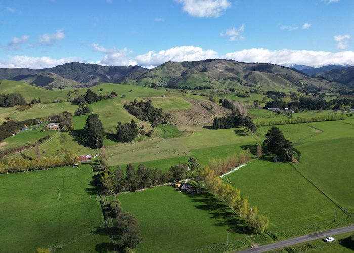  at 421 Haringa Road, Carterton