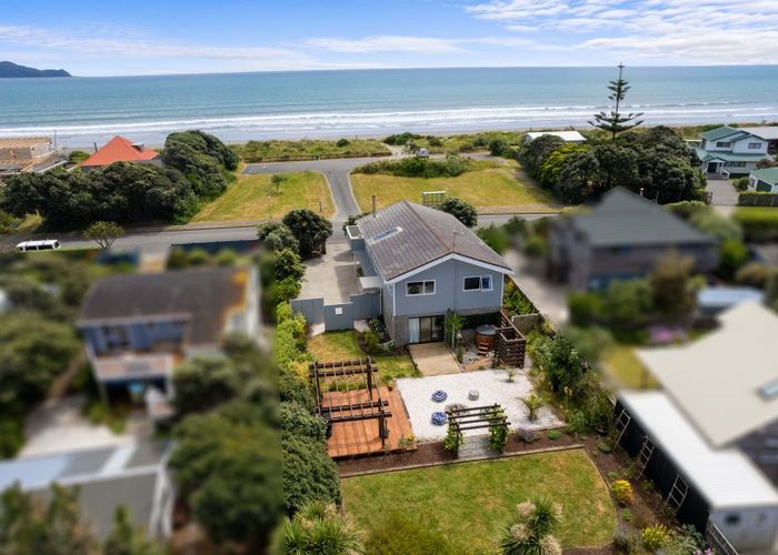  at 106 Field Way, Waikanae Beach, Waikanae