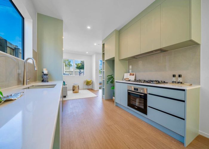  at 2D Deuxberry Avenue, Northcote, North Shore City, Auckland
