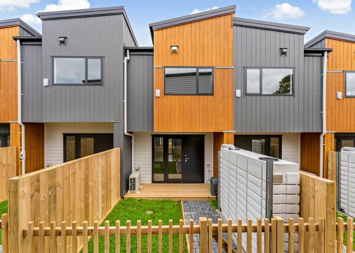  at 9/300 Great North Road, Henderson, Waitakere City, Auckland