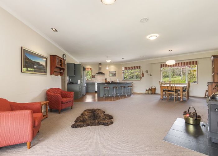  at 9 Orakei Road, Kelvin Grove, Palmerston North