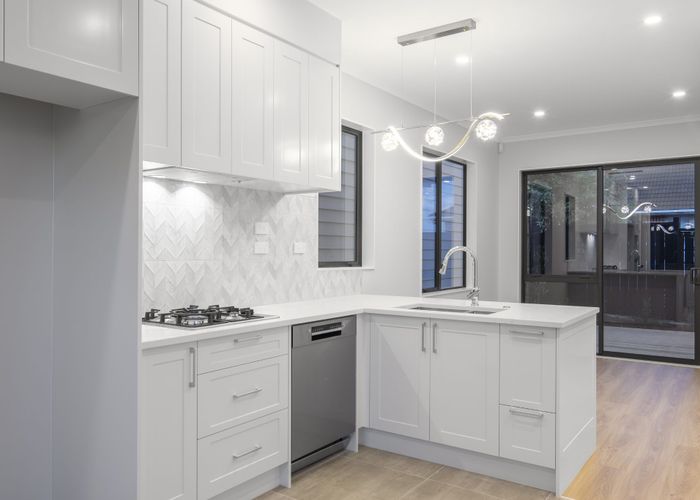  at 8B Andrew Road, Howick, Manukau City, Auckland