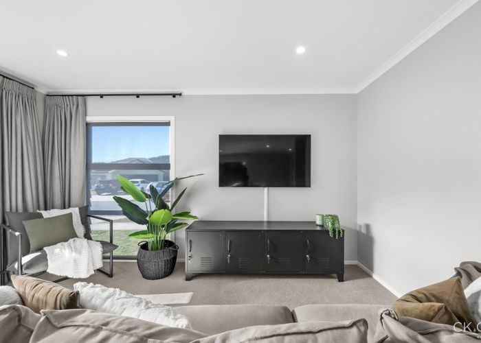  at 7 Te Awa Rere Grove, Stokes Valley, Lower Hutt, Wellington