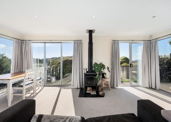  at 40C Cunliffe Street, Johnsonville, Wellington