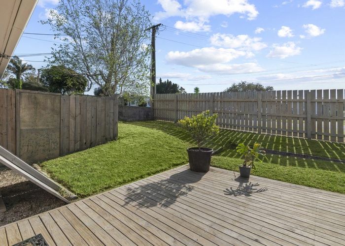  at 1/9 Windy Ridge Road, Glenfield, Auckland