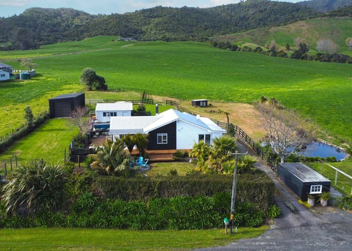  at 1385 South Road, Oakura, New Plymouth, Taranaki