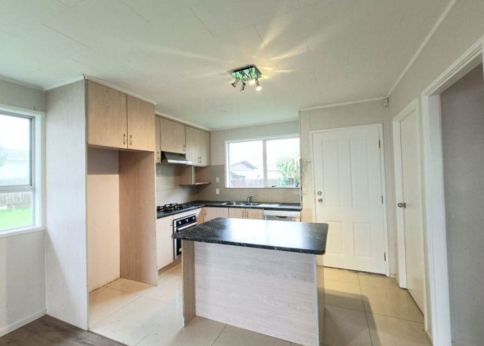  at 27 Sandrine Avenue, Clover Park, Manukau City, Auckland