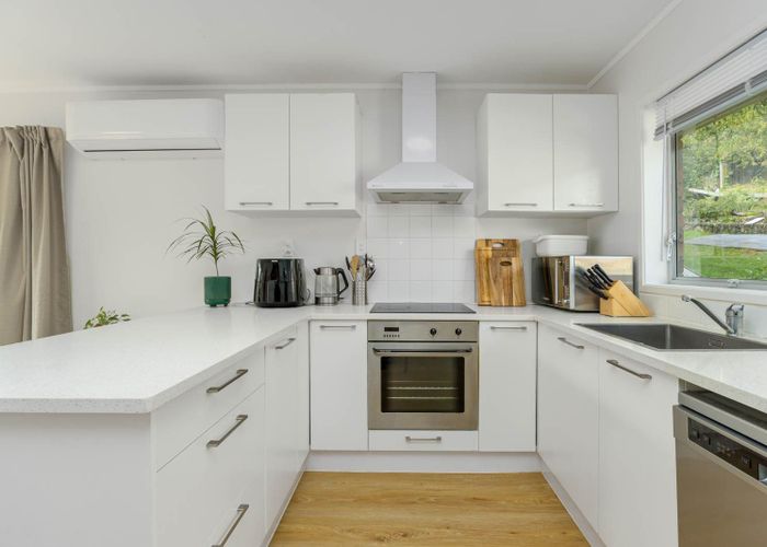  at 2/80 Peach Road, Glenfield, North Shore City, Auckland