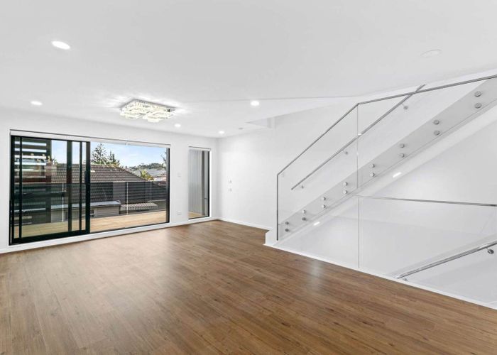  at 4/127 Stoddard Road, Mount Roskill, Auckland City, Auckland
