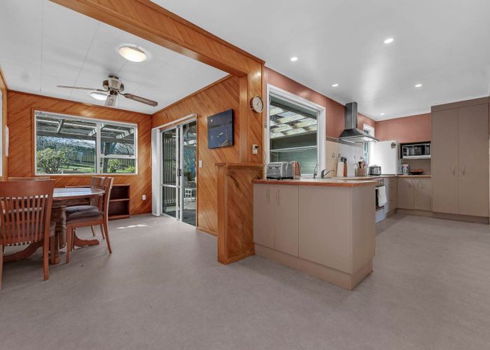  at 6 Lavery Place, Sunnynook, North Shore City, Auckland