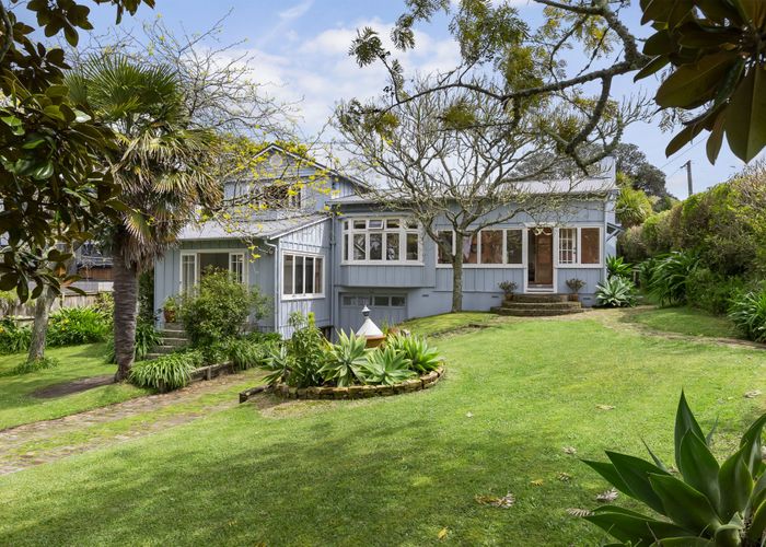  at 1 Westbourne Road, Murrays Bay, North Shore City, Auckland