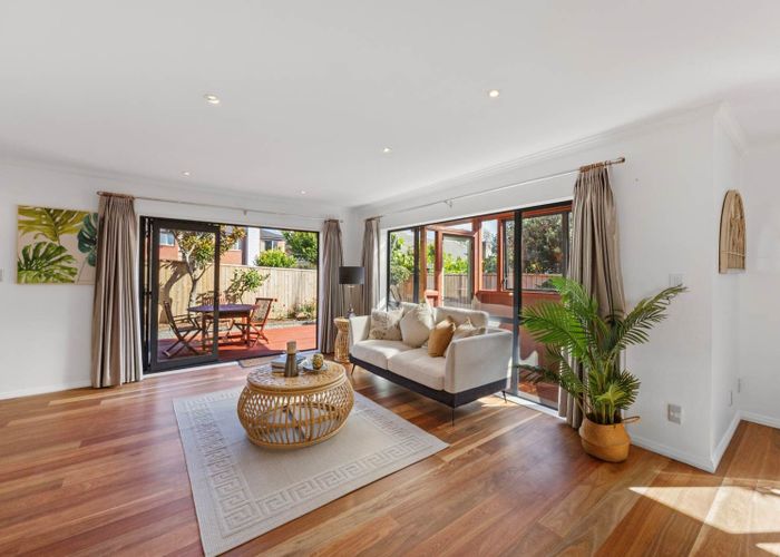  at 2D Korau Road, Greenlane, Auckland City, Auckland