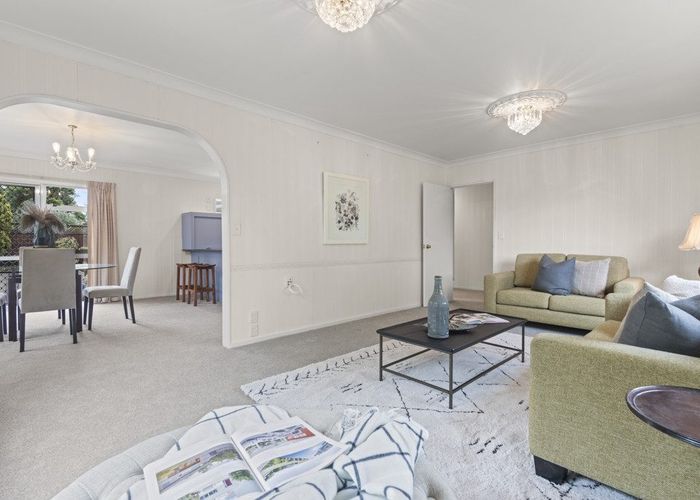  at 2 Hillgrove Place, Fitzherbert, Palmerston North