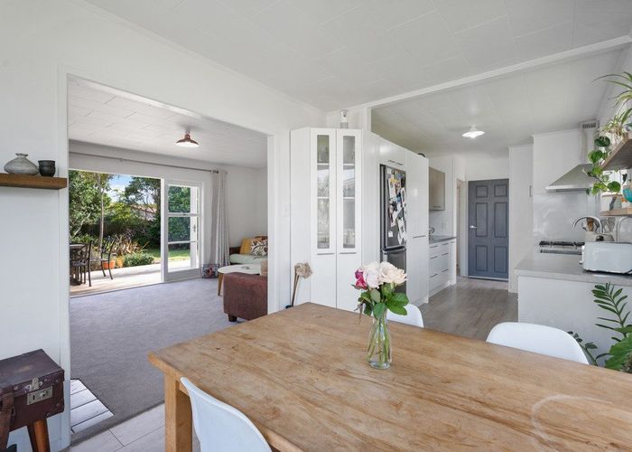  at 6 Lindis Place, Mangere Bridge, Manukau City, Auckland