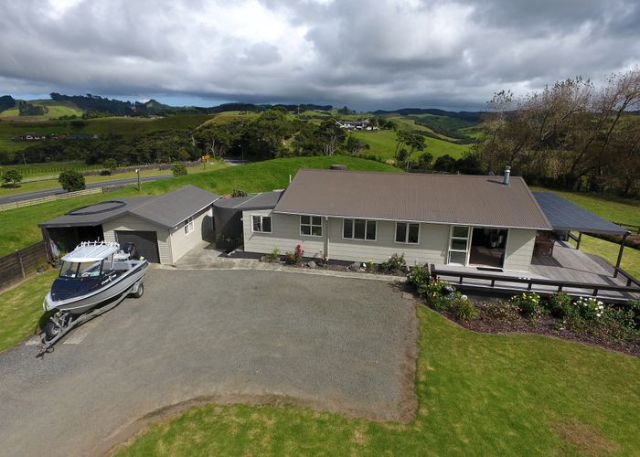  at 7 Kaipara Lake Road, Helensville