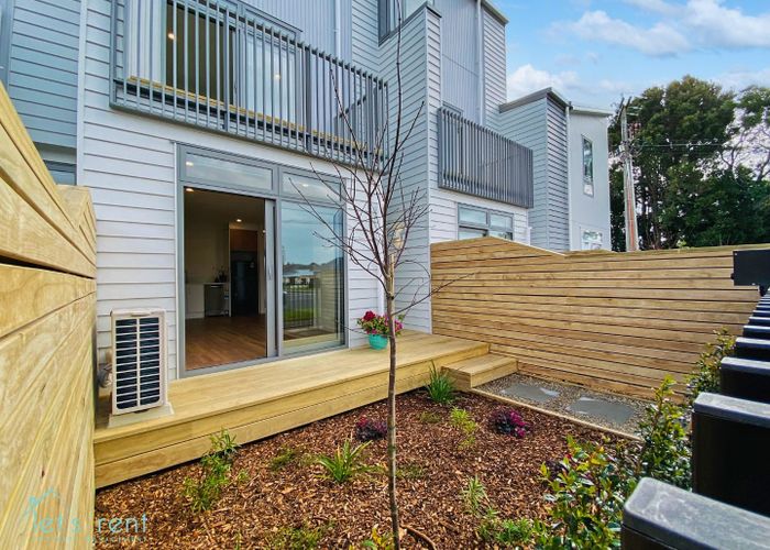  at 588E Te Atatu Road, Te Atatu Peninsula, Waitakere City, Auckland