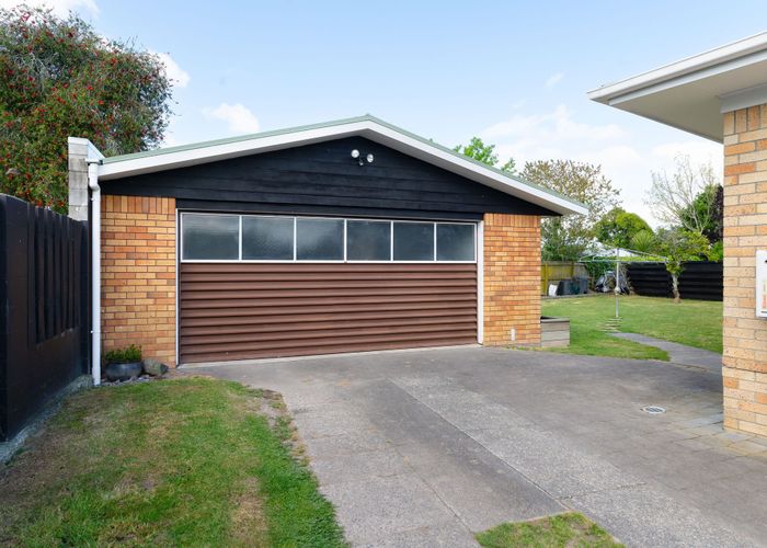  at 8 Casper Street, Fairfield, Hamilton