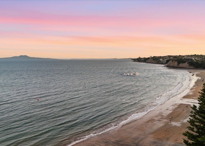  at 1/1 Valley Road, Browns Bay, North Shore City, Auckland