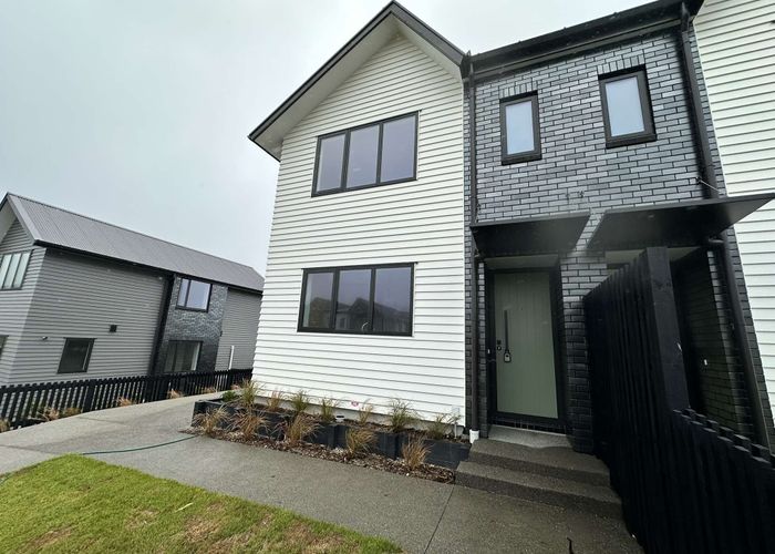  at 40 Turtleback Avenue, Whitby, Porirua