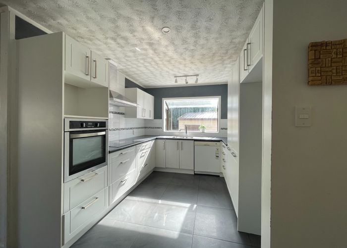  at 399 Roscommon Road, Clendon Park, Auckland