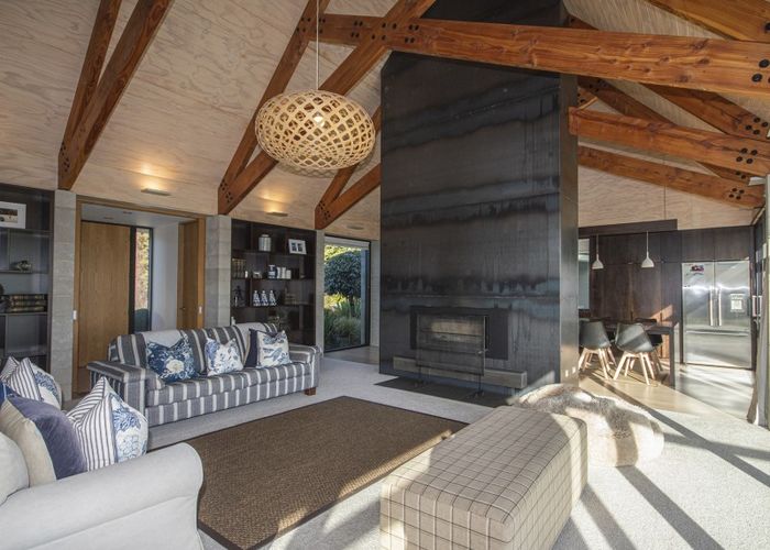  at 238 Spur Road, Hadlow