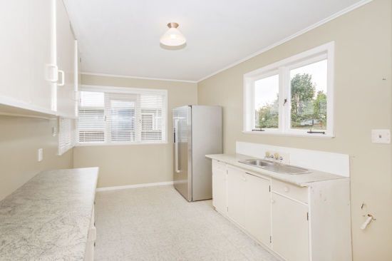  at 4 Monument Road, Papakura