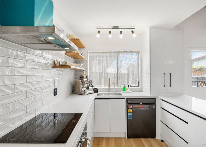  at 2/54 College Road, Northcote, Auckland