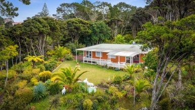  at 253 Laingholm Drive, Titirangi, Auckland
