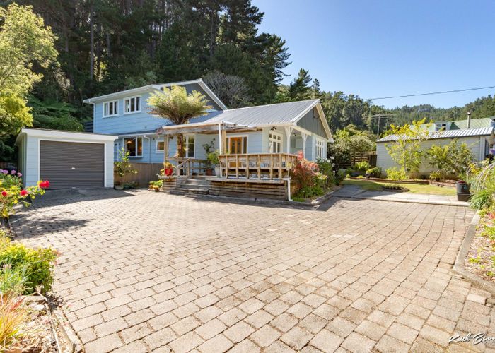  at 33 Elmslie Road, Pinehaven, Upper Hutt