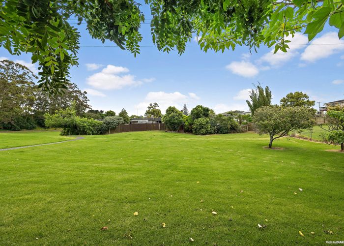  at 2/11 Alcock Street, Mount Wellington, Auckland