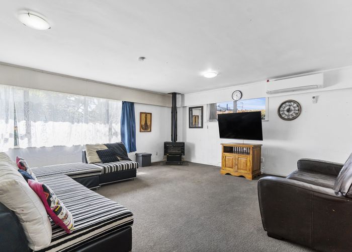  at 39 McAnnalley Street, Manurewa East, Auckland